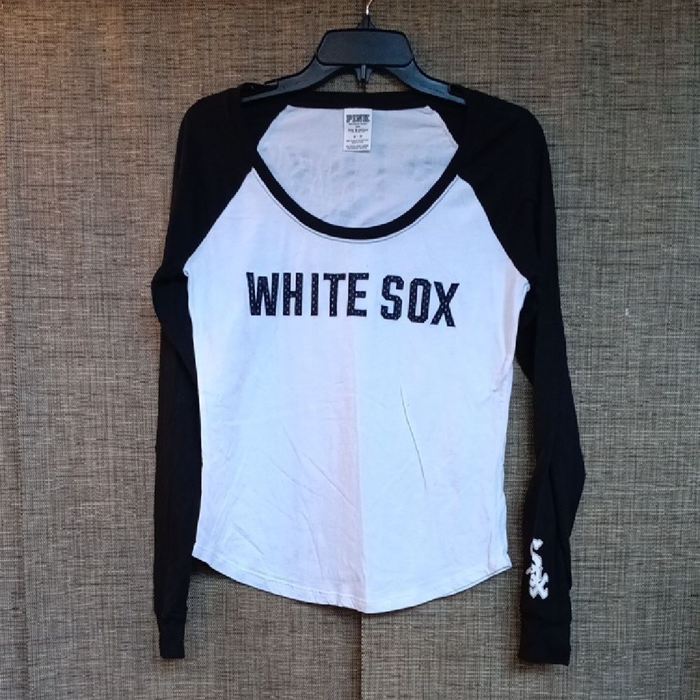 PINK Victoria's Secret Black and White Long Sleeve Tee
